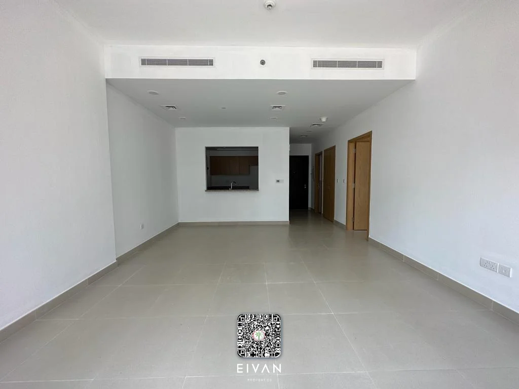 Modern 1BR | Walk to Dubai Mall | Private Balcony